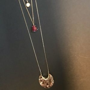 Necklace 3 layered brand new.
